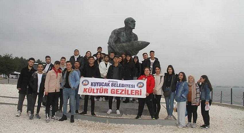 Kuyucak Belediyesi, ilçedeki gençleri Çanakkale’ye götürdü