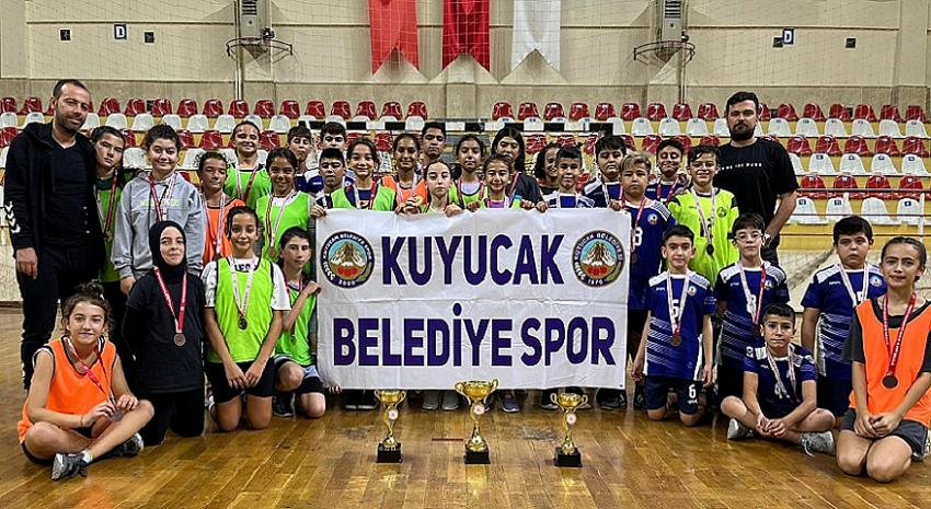 KUYUCAK BELEDİYESPOR FIRTINASI ESTİ