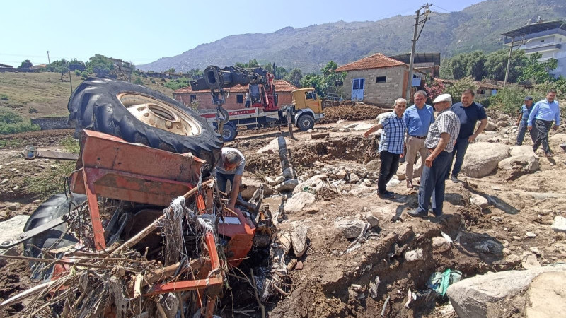 EVRİM KARAKOZ ÇİNE’DE SEL BÖLGESİNDE