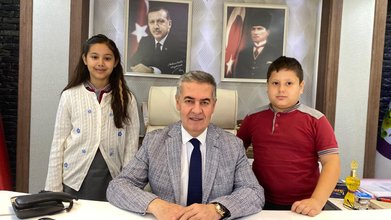 Buharkent Belediyesi'nde başkanlık koltuğu çocuklara emanet edildi