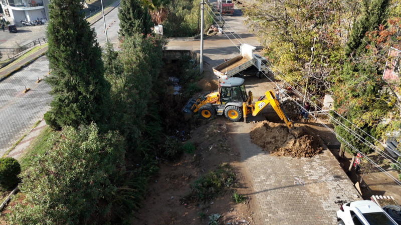 Nazilli’de dere yatakları temizleniyor