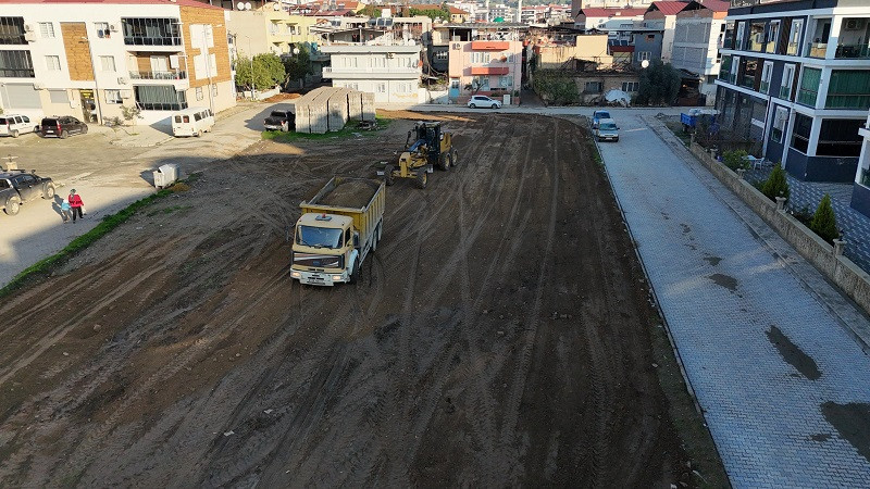 YEŞİL MAHALLE'YE YENİ PARK KAZANDIRILIYOR