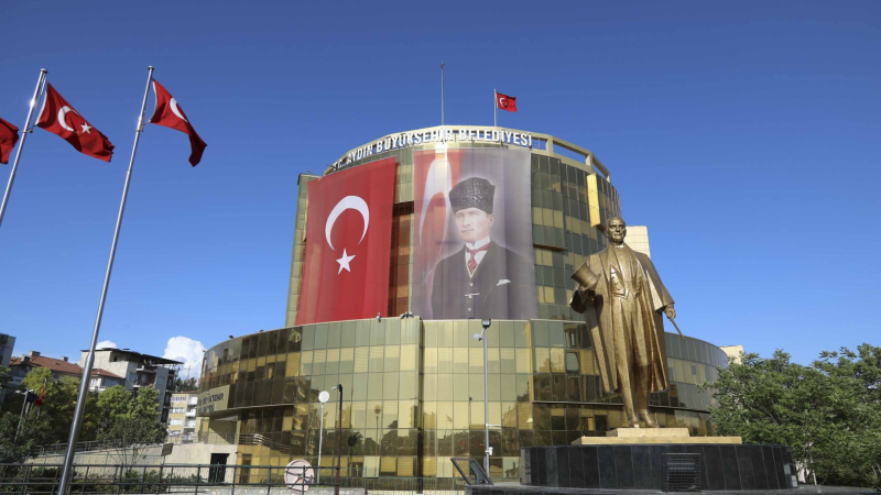 Aydın Büyükşehir Belediyesi’nden Kuşadası Hizmet Binası Açıklaması