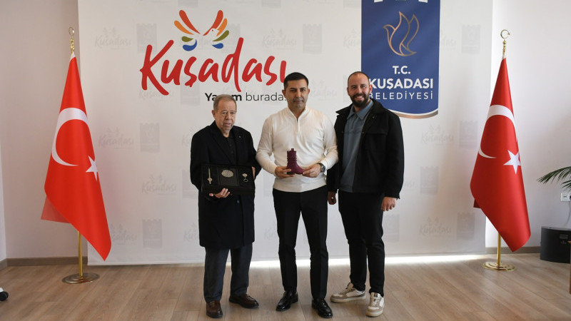 Körüklü çizme ustası Karpuzcu'dan, Ömer Günel’e makamında ziyaret