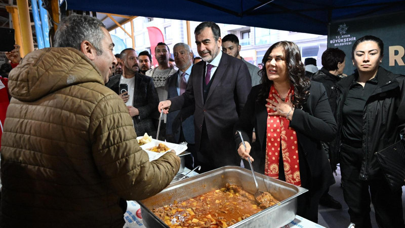 Çerçioğlu, Söke’de iftar sofrasında vatandaşlarla bir araya geldi