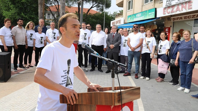 GENÇLER KÜRSÜDE KONUŞTU: GELECEĞİMİZİ İSTİYORUZ